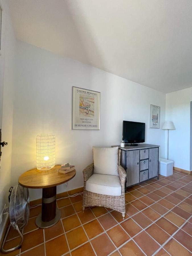 Superb Apartment With Balcony Near The Beach Saint-Raphaël المظهر الخارجي الصورة