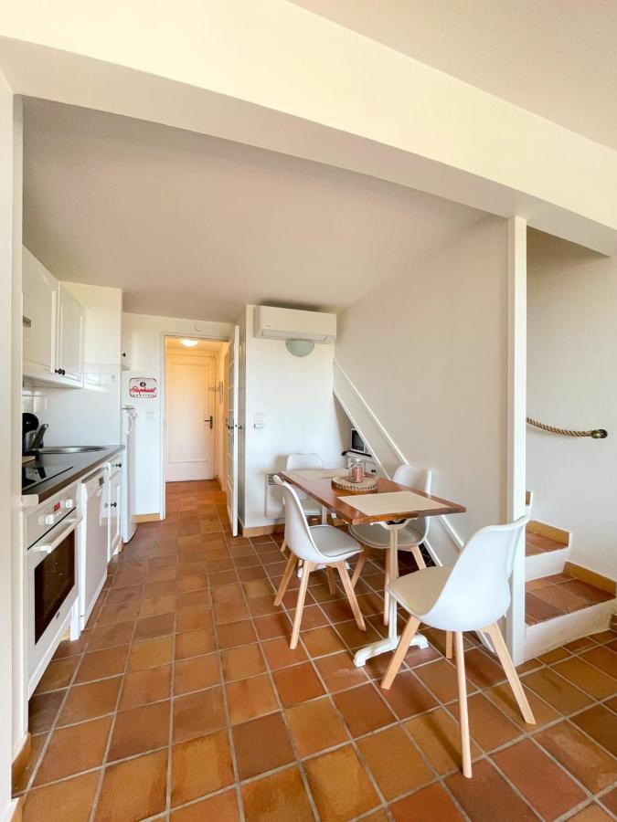 Superb Apartment With Balcony Near The Beach Saint-Raphaël المظهر الخارجي الصورة