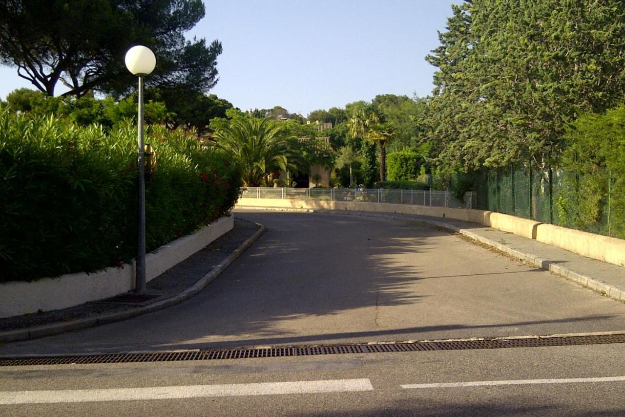 Superb Apartment With Balcony Near The Beach Saint-Raphaël المظهر الخارجي الصورة